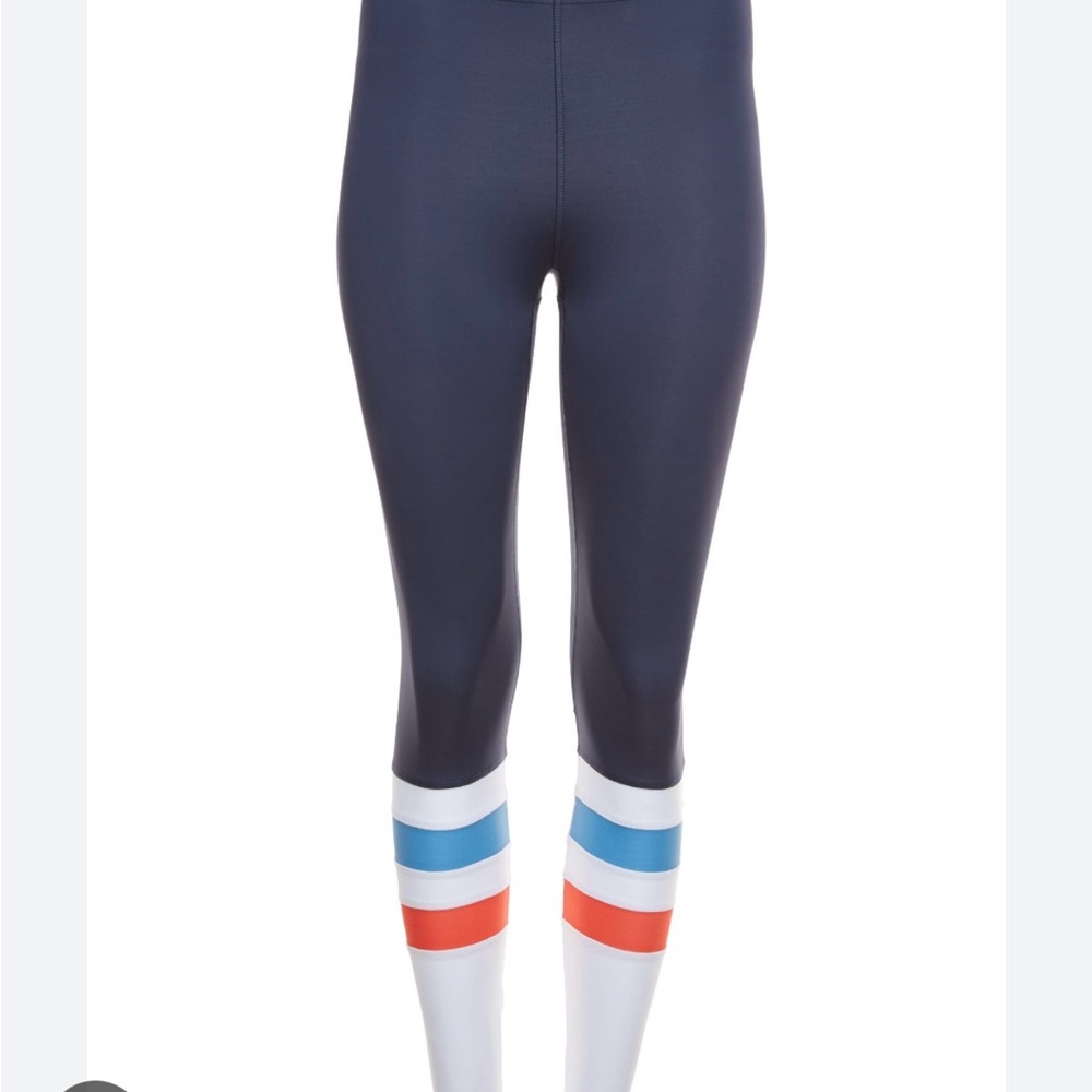 NWT BANDIER navy leggings 
Stylish Navy Leggings with Striped Detail
Size M